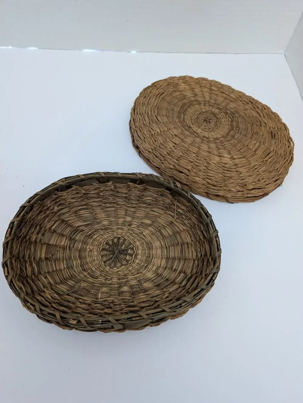 Vintage Handwoven Sweetgrass Oval Lidded Basket Flower Weave Detail